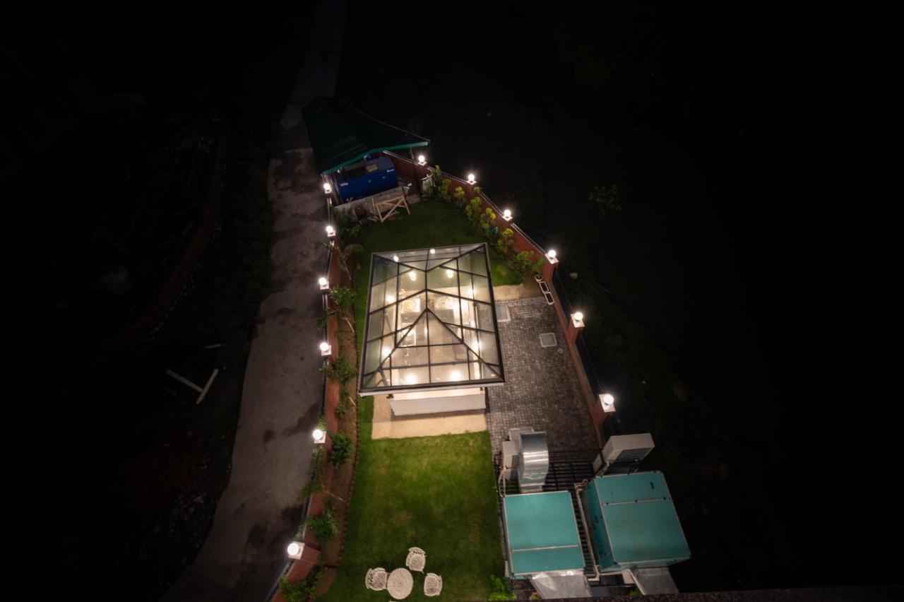 Hotel Terrakotta Rishīkesh Esterno foto